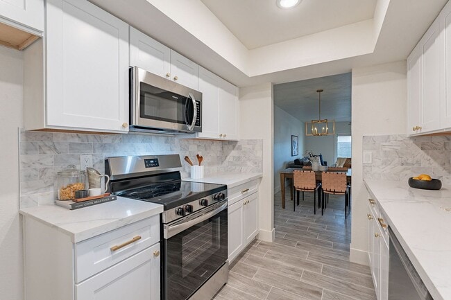 Fresh & Clean Townhome in North Phx! - Fresh & Clean Townhome in North Phx!