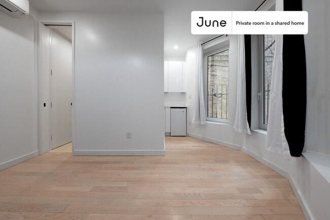 Room in Shared 4 bed/2 bath home in Ditmas Park