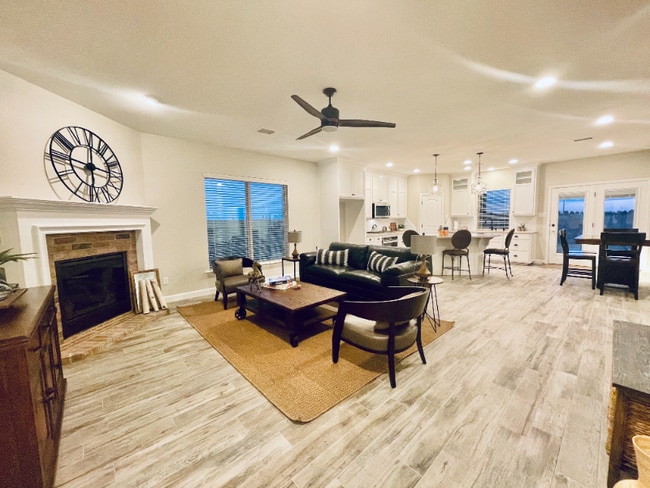 Photo - 1308 Solomon Ln