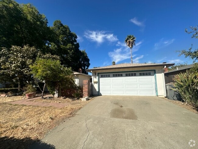 Building Photo - 3 bedroom home in South Woodland