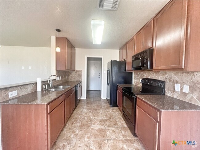 Building Photo - 2221 Lakeline Dr Rental