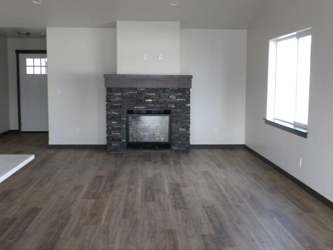 Building Photo - Beautiful home in Rathdrum Idaho