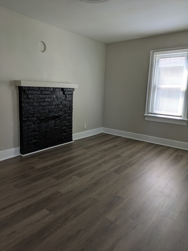 Photo - 206 Pitner Pl