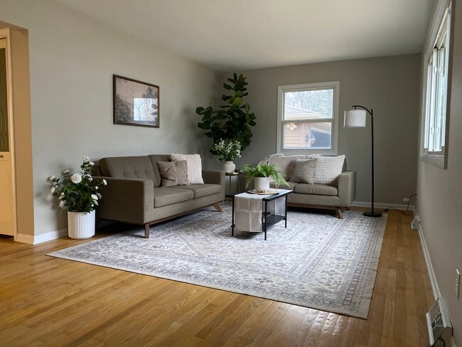 Photo - 1710 Greenview Ave