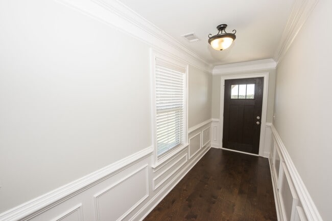 Photo - 2304 Snowshill Ln