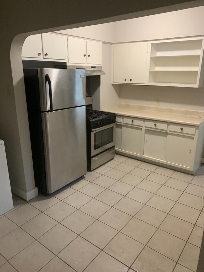 Photo - 3 bed, 1 bath near UOM