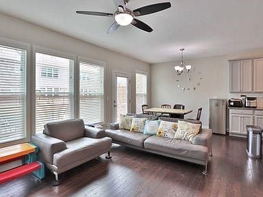 Photo - 636 Sunset Park Dr