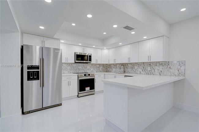 Photo - 10720 SW 77th Ave Unidad 1