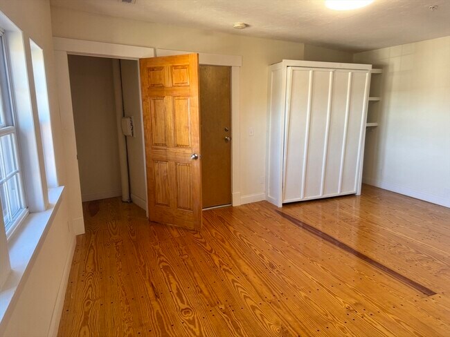 Photo - 300 Main St Unit 6