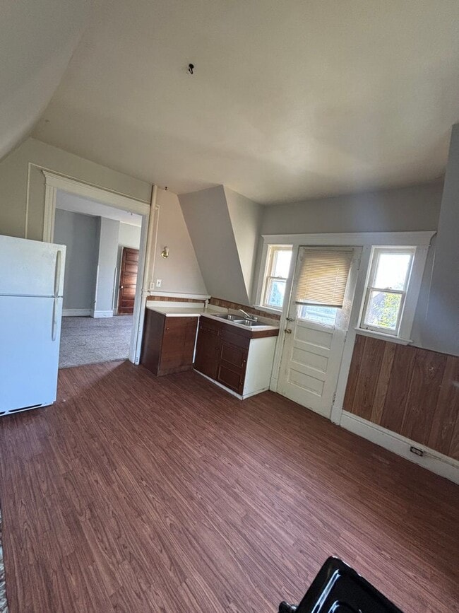 1423 Summit St Unit 3