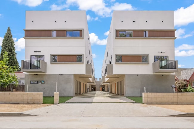 Photo - 11010 Hortense St