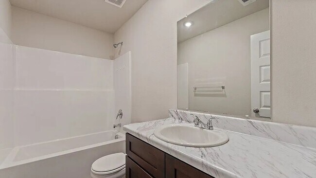 Photo - 2525 E Fox Mdw St