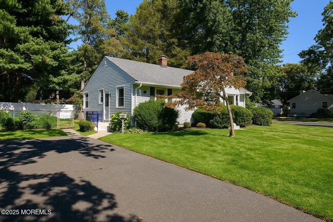 Photo - 361 Meadowbrook Ave