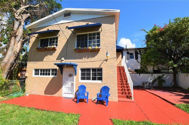 Building Photo - 2615 SW 20th St