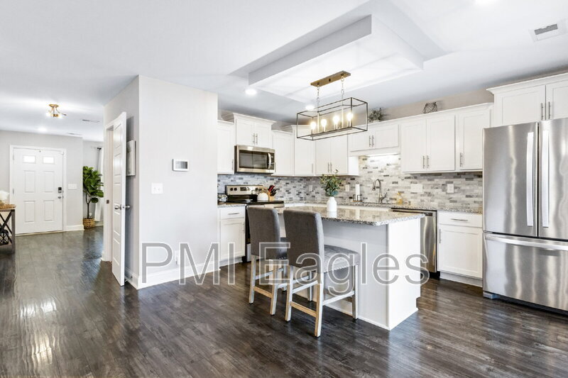 Photo - 491 Kinslow Ct