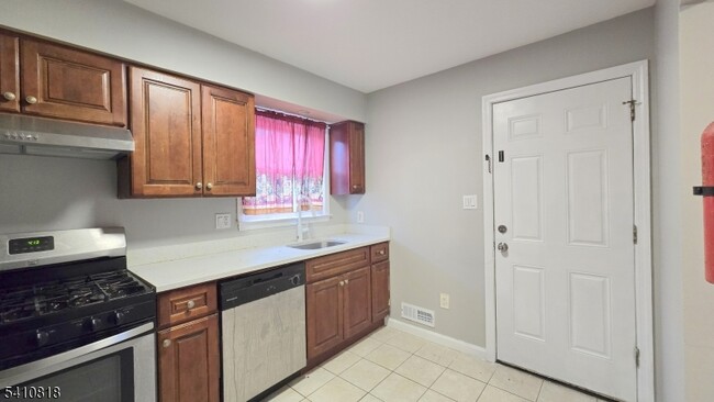 Photo - 62 Mercer Ave