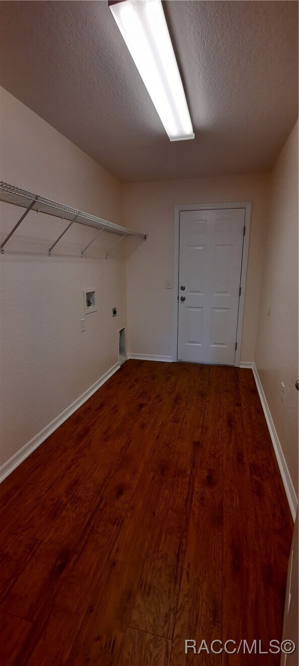 Photo - 9 Elder Ct W