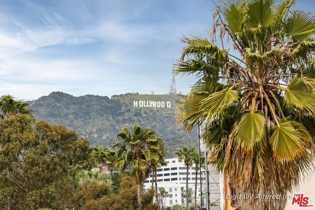 Building Photo - 1035 N Vista St