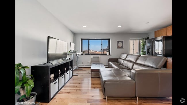 Building Photo - 607 W Wrightwood Ave Unit 602 Rental