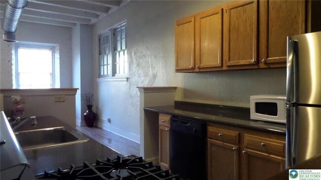 Photo - 143 S 4th St