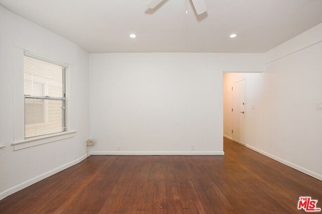 40 Rose Ave Unit 2