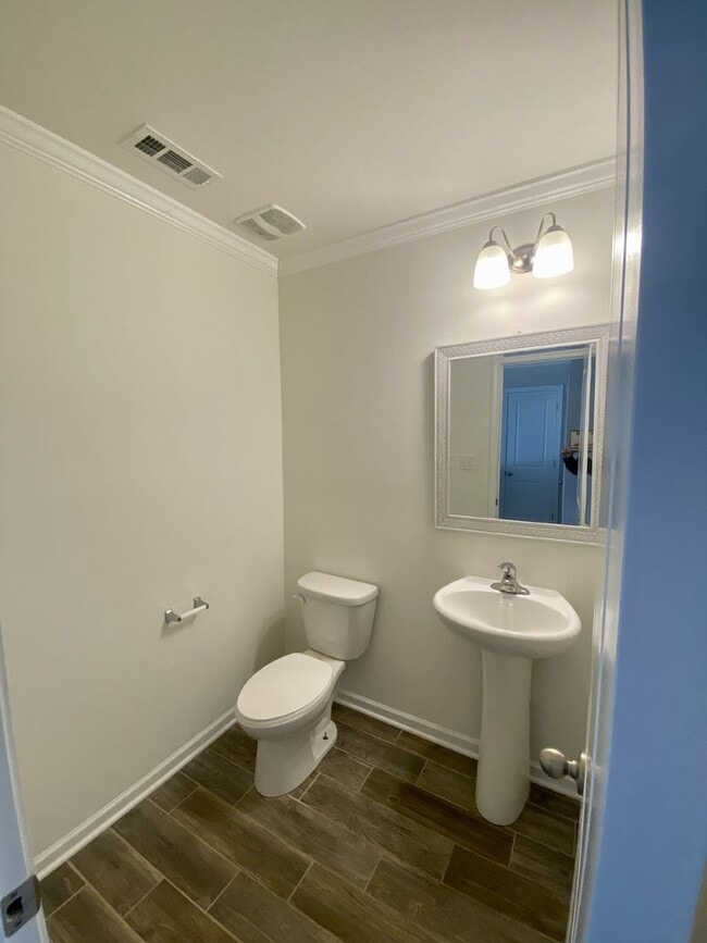 Photo - 1239 Farm Branch Dr SW