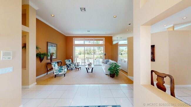 Photo - 71 Cayman Pl