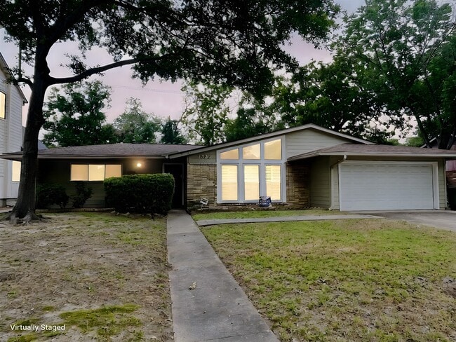 Building Photo - 1327 Moorhead Dr Rental
