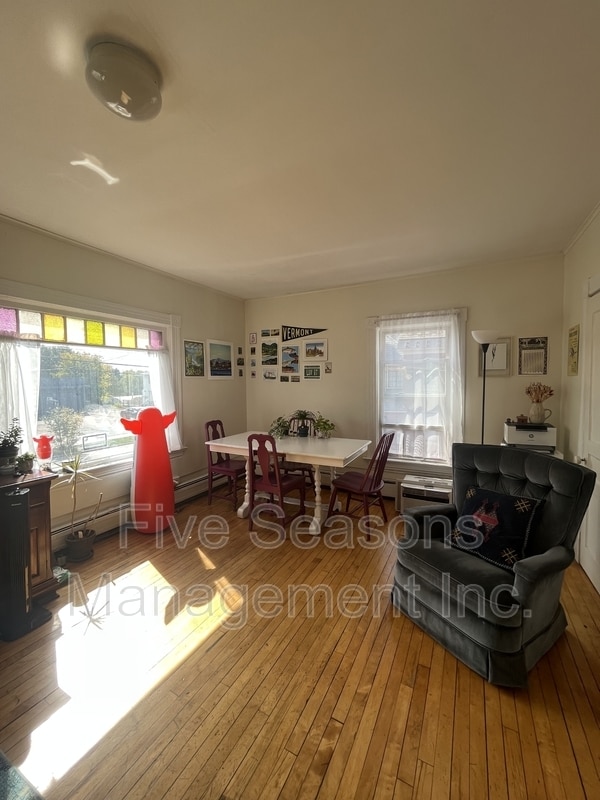 Photo - 282 Pearl St