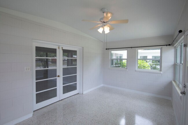 Photo - 2510 Roxbury Rd