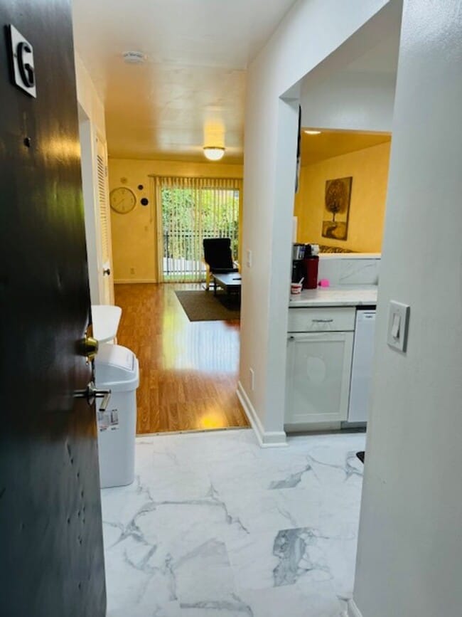 Photo - 1396 Hunters Rd Unit G