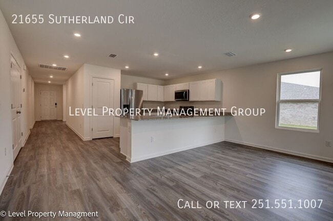 Photo - 21655 Sutherland Cir