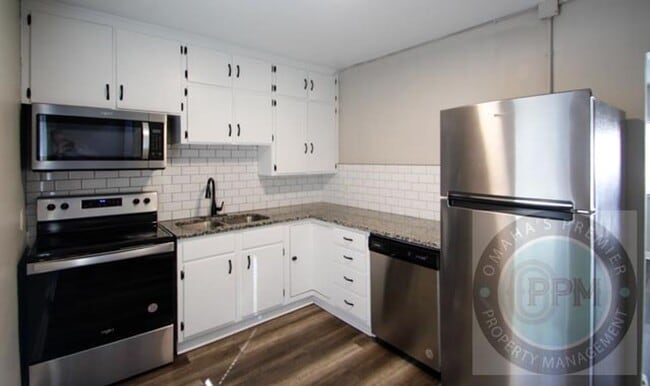 Building Photo - GBR 3309 S 32 Avenue Unit GBR3311