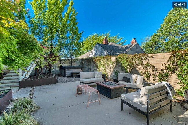 Photo - 1280 Laird Ave S
