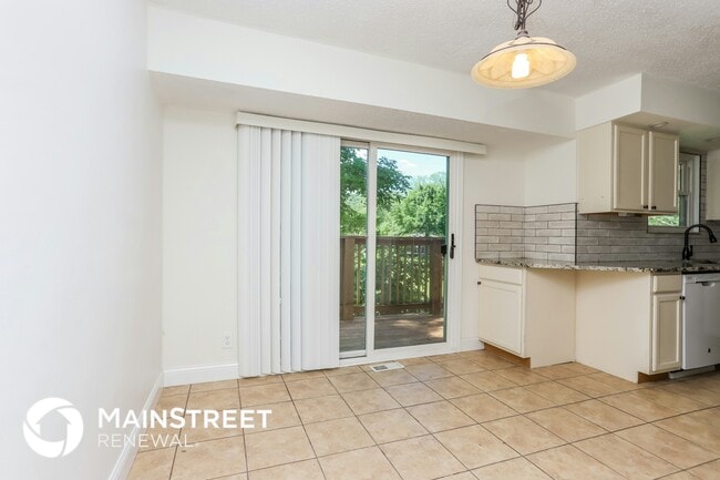 Photo - 1353 Meadow Dr