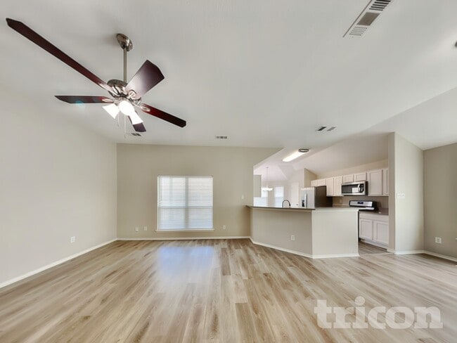 Photo - 6701 Fairglen Dr