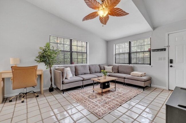 Photo - 1816 Jackson Bluff Rd