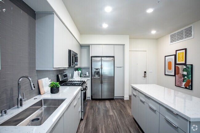 2BR, 2BA - 1171SF