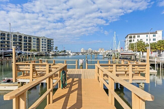 255 Dolphin Point Unit 513