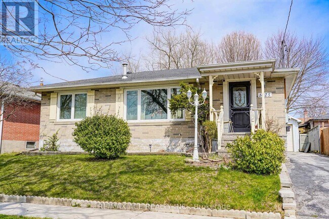 Photo - 1425 Lakefield St