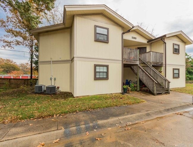 Photo - 8815 Woodbine Dr Unit 304