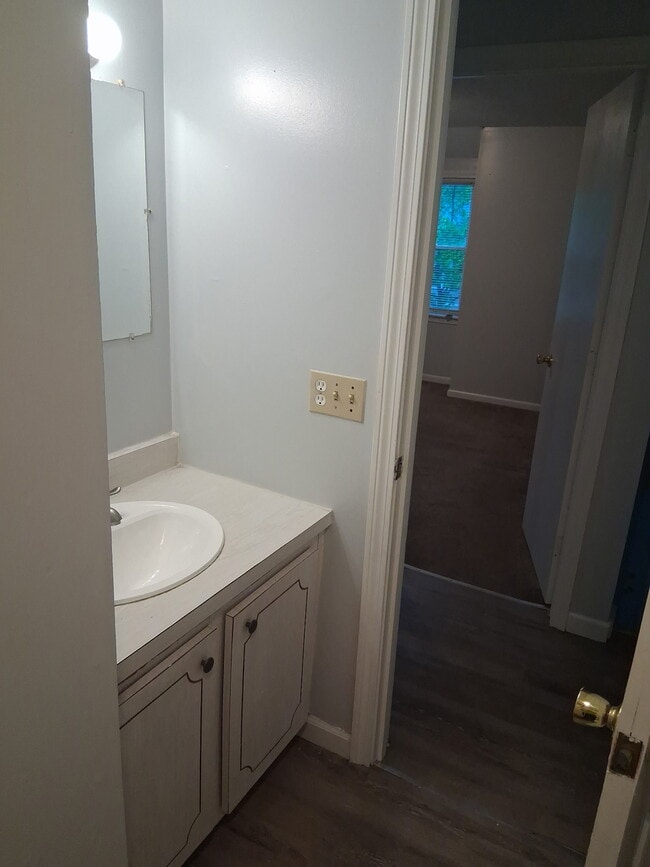 Photo - 31 Guy Plz Apartments Unit 33