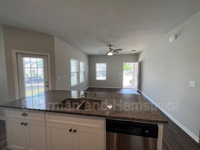 Photo - 655 Dobhill Ln