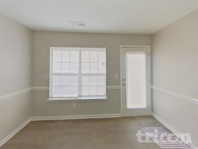 Photo - 1392 Zered Pl NW