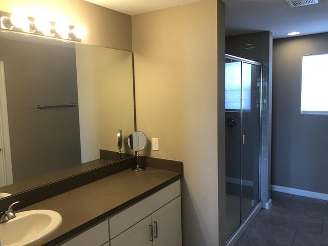 Photo - 234 Stonehaven Dr