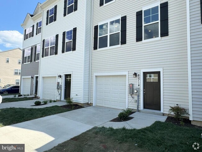Building Photo - 45714 N Maxine Wy Rental
