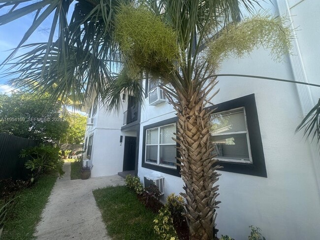 Photo - 3128 SW 12th Pl Unidad 3