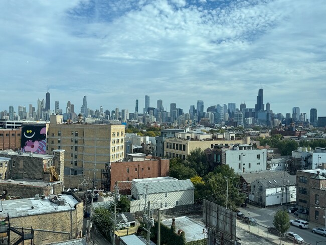 1601 W Division St Unit 1105