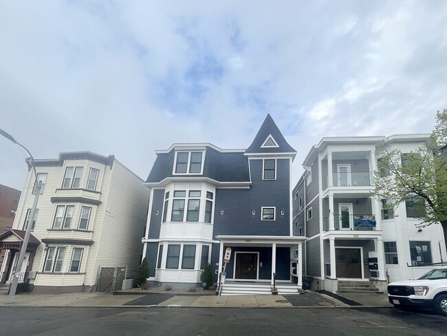 Photo - 360 Meridian St Unidad 7