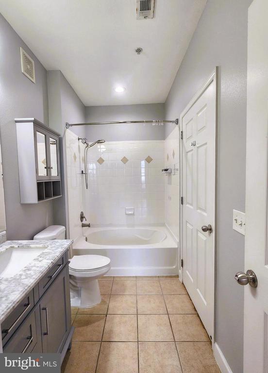 Building Photo - 501 Hungerford Dr Unit 145